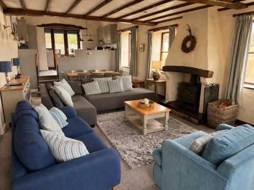 Viesnīcas āriene, Mill Barn, Castle Carrock, dogs welcome, hot tub with countryside and reservoir views in Castle Carrock