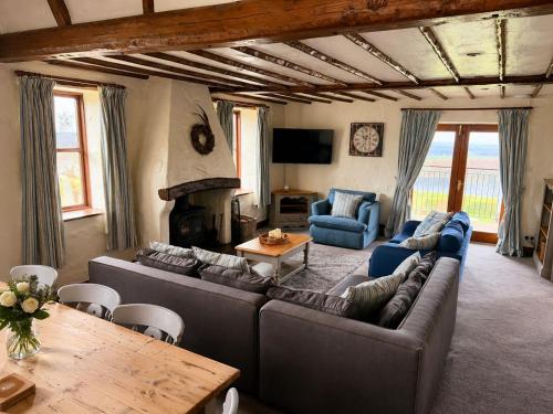 Viesnīcas āriene, Mill Barn, Castle Carrock, dogs welcome, hot tub with countryside and reservoir views in Castle Carrock