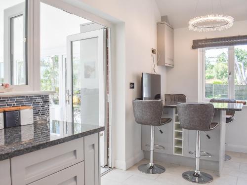 kök, Trees Annexe in Cowes South and Northwood