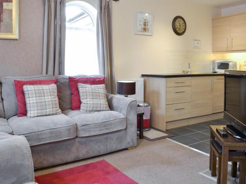 Eldin Hall Cottage 2 - Uk2484 - Scarborough