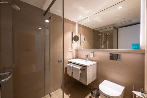 room detail thumbnail 2