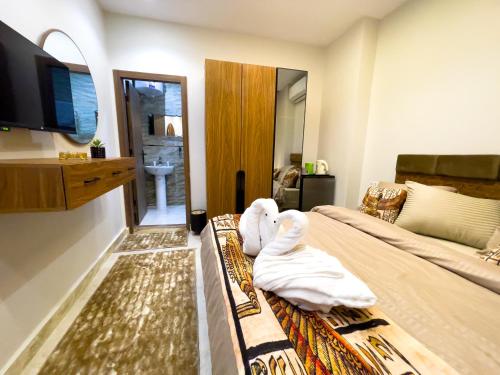 Maya pyramids view inn - main image