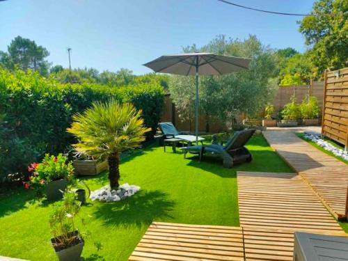 Chalet vacances avec jardin près d'Arcachon 2 personnes (Chalet vacances avec jardin pres d'Arcachon 2 personnes) in La Teste-de-Buch