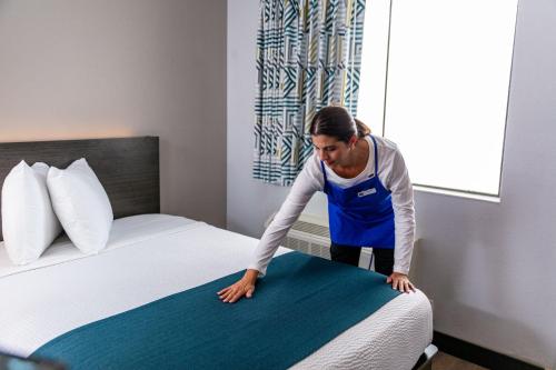 Rodeway Inn - image 6
