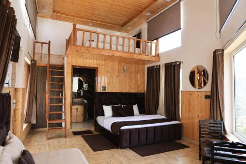 1 double bed, 3 bunk beds