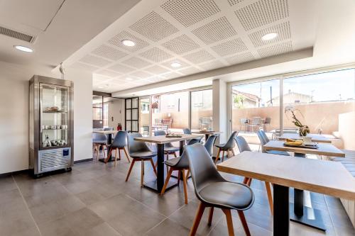Food and beverages, Sure Hotel by Best Western Saint-Raphael Le Dramont in Le Dramont