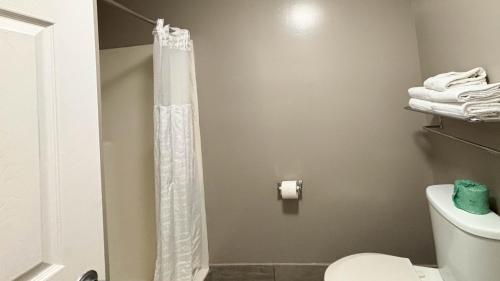Studio 6 Greenville SC - image 6