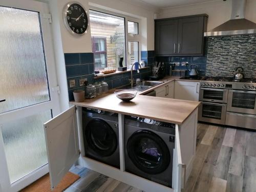 virtuve, 5 bed Coastal Villa Fethard-on-Sea Hook Penisula in Duncannon