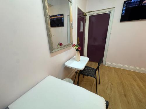Lyon House Hotel - image 9