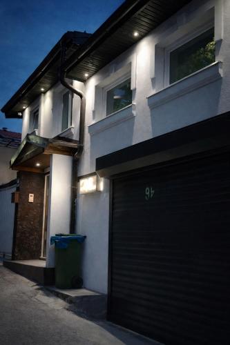 Sarajevo Old Town Apartment - Free Parking Balcony