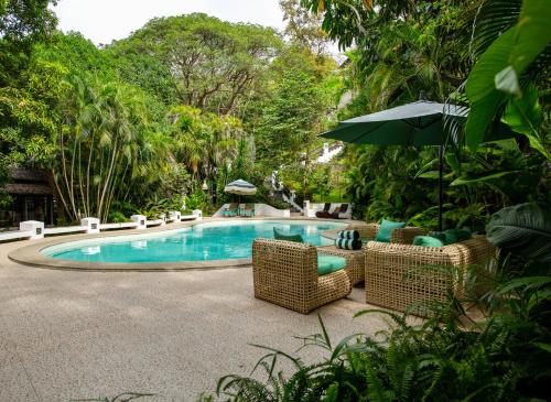 Swimming pool
