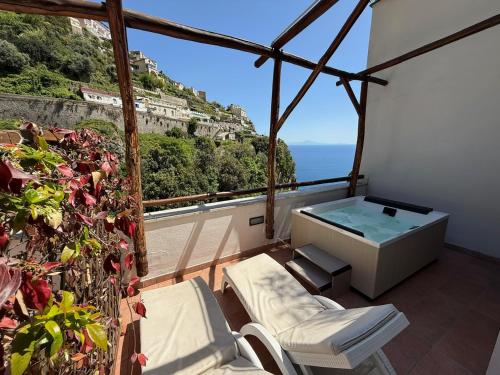 Bañera de hidromasaje, Hotel La Pergola in Amalfi City Center