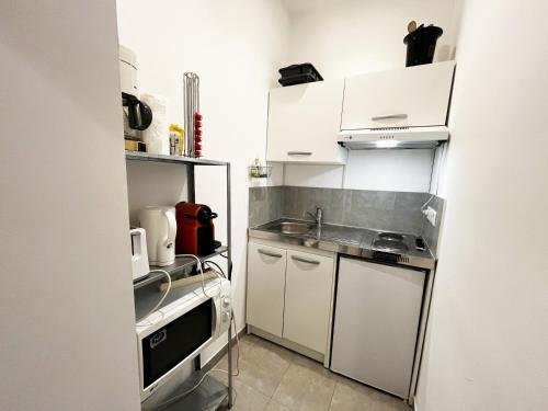 Kitchen, CC G Maison Du Grand Sud 2 - Promenade Des Anglais in Le Piol