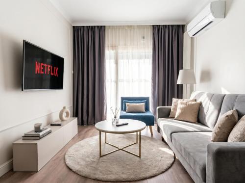 Golden Skyline Suites - Mennica Residence - Panoramic City View, Varsovia