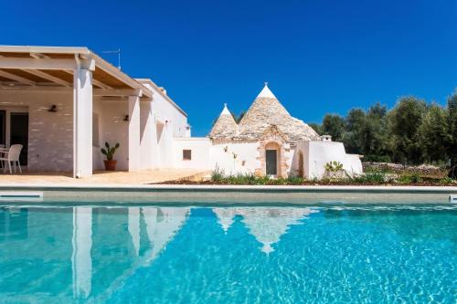 Trullo Pietra Bianca in Contrada Donnagnora