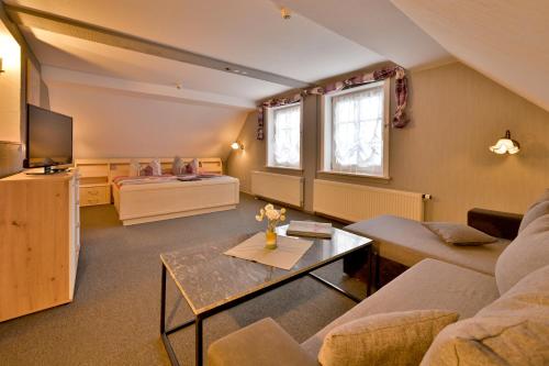 Pension & Gasthof "Am Park" UG in Stutzerbach