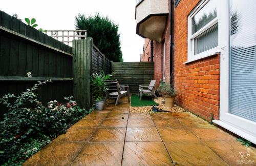 Garden, Ricky Road Apartments in Watford