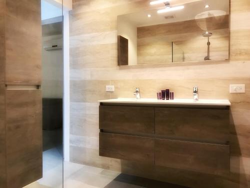 Large Luxury apartment on Palm Beach