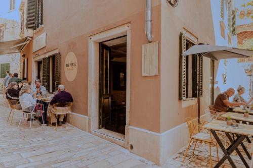 Tre Porte Rooms & Bar in روفيني