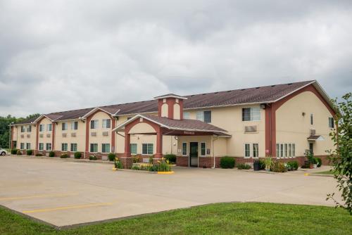 Super 8 by Wyndham Mt. Carmel IL - image 8