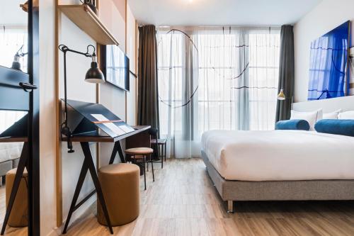room detail thumbnail 1