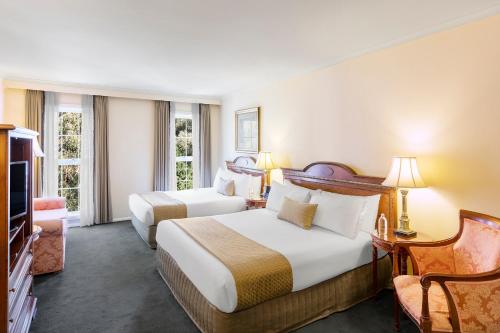 Canterbury International Hotel - Photo 1