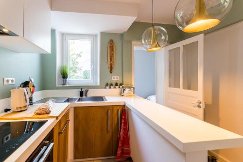 POP - KEYWEEK Apt 3 bedrooms with terrace & parking Biarritz city center - image 6
