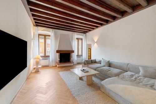 Penthouse In The Heart of Town