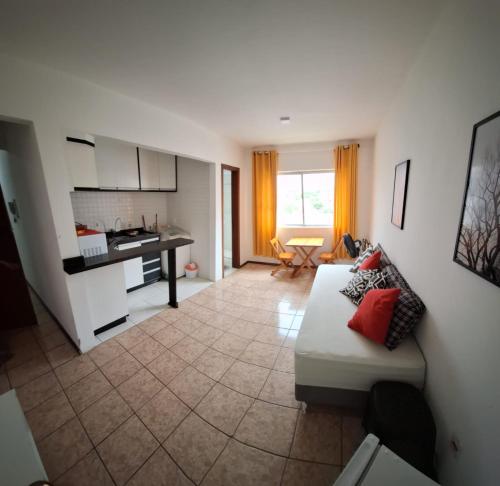 Loft central, cozinha e sala, Joinville