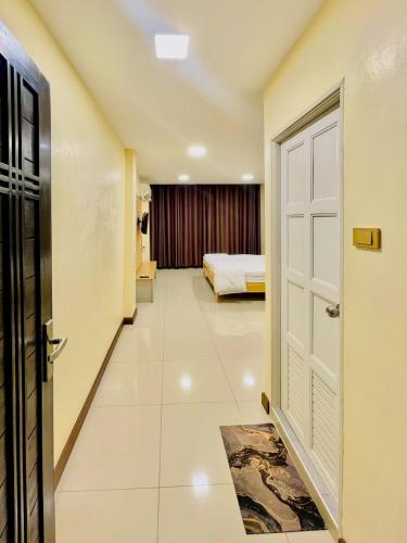 122 Home near Baiyoke Sky Tower - image 8