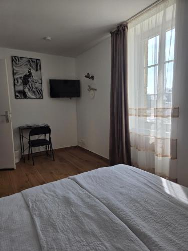 La Pie Qui têtte lieu historique Chambre 2 (La Pie Qui tette lieu historique Chambre 2) in Vierville Sur Mer