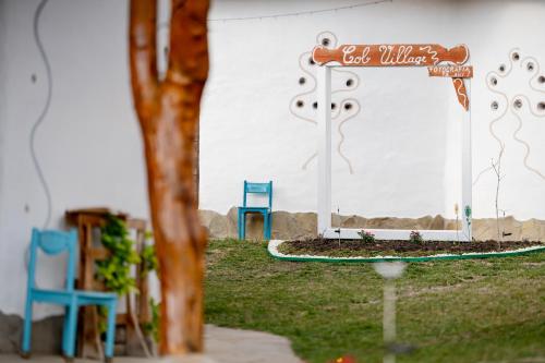 Cob Village - Casute din lut, self check-in, experienta in natura in Berca