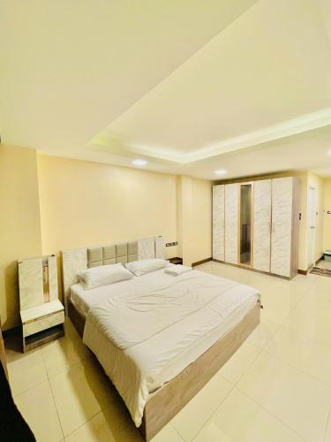 122 Home near Baiyoke Sky Tower - image 11