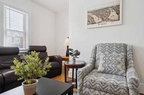 Comfy and Spacious 3 BR - Easy City Access, Pittsburgh