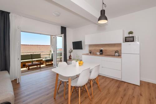 Apartments Tihi 5