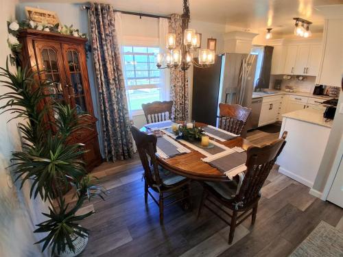 By Summersville Lake 3BR Jetted Tub Sauna in Summersville (WV)