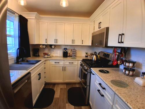 By Summersville Lake 3BR Jetted Tub Sauna in Summersville (WV)