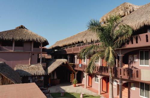 Exterior view, Viajero Puerto Escondido Hostel in Puerto Escondido