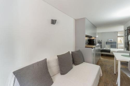 Santos Studio by Homing - image 9