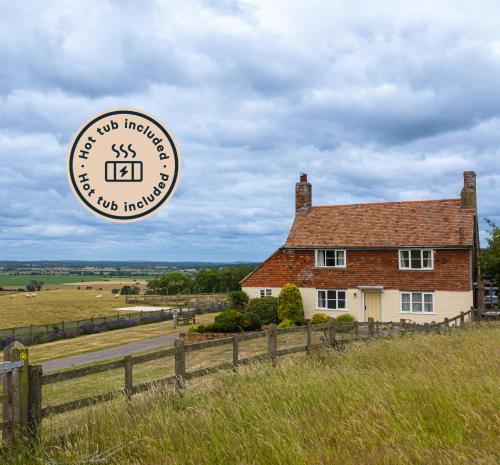 Coldharbour Cottage with Hot Tub in Tenterden