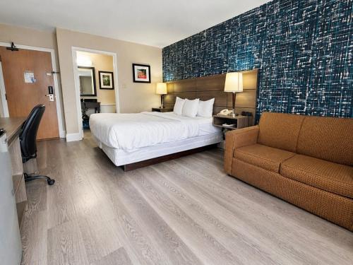 Comfort Inn Room Type - King Room - Non-Smoking