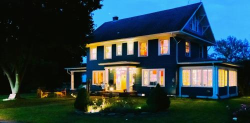 Historic Charm in the Heart of the Finger Lakes home in Dženesī (NY)