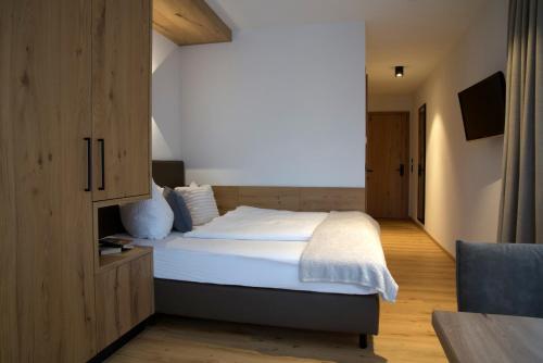 1 double bed