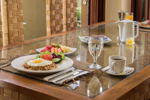 Three-Bedroom Villa with Private Pool and Free Floating Breakfast image 3
