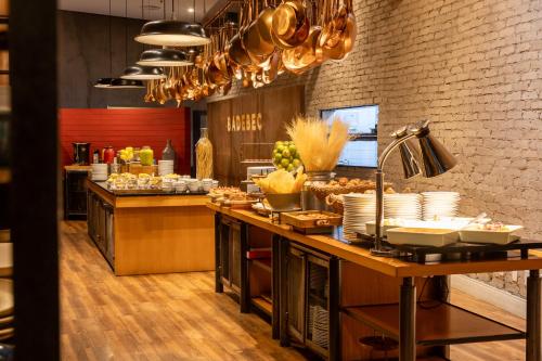 レストラン, Radisson Vila Olimpia Sao Paulo in イタイン ビビ