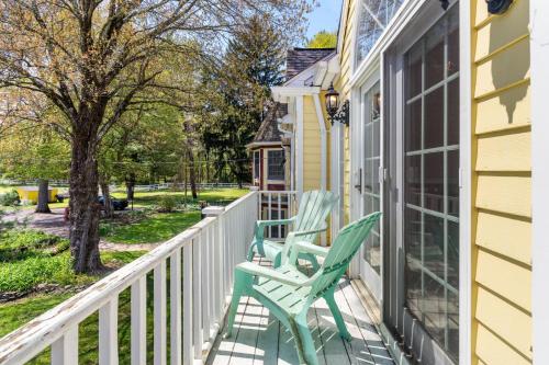 Private 5BR Farmhouse Pool Sleeps 12 Family in Berkeley Heights