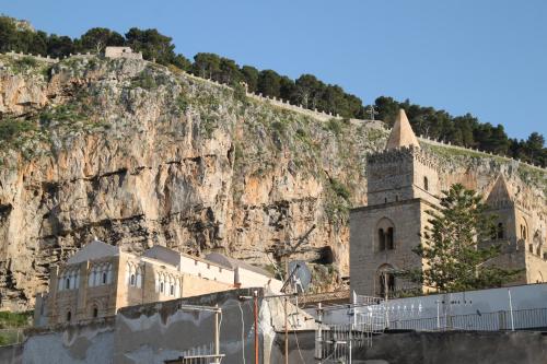  Arbaria in Cefalú