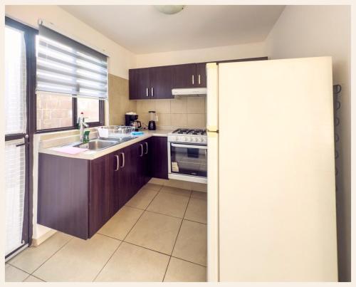 Spacious 3BR House On-Site Parking at Los Lagos in La Pila