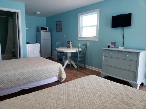 2 double beds