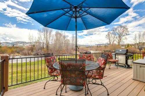 Riverfront Cabin, 4 Mi to Granby Ranch, Granby